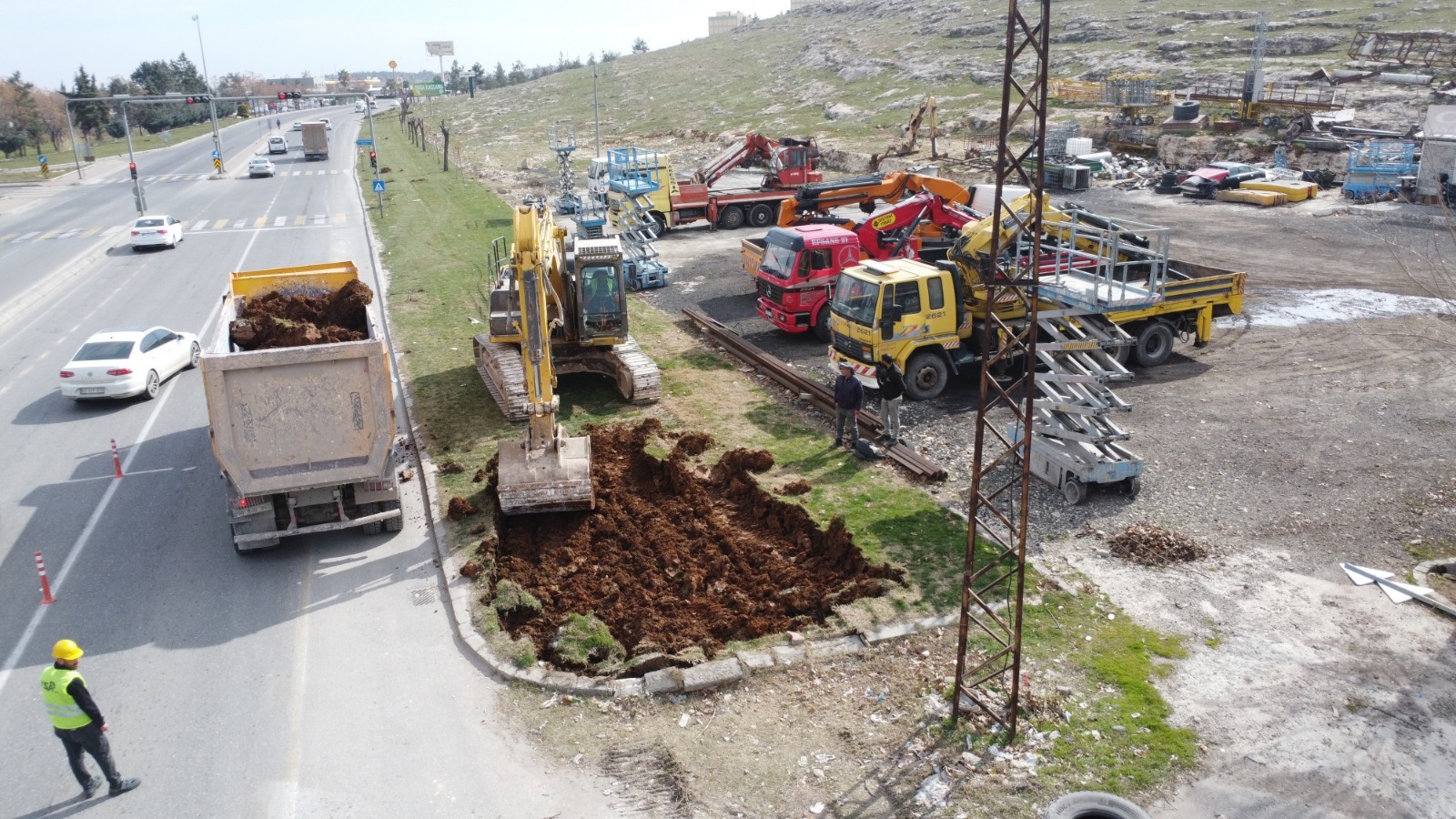 BAŞKAN GÜLPINAR’DAN ULAŞIMDA DEVRİM: EVREN SANAYİ SİTESİNDE İKİ ADET KATLI KÖPRÜLÜ KAVŞAK İNŞAATI BAŞLADI