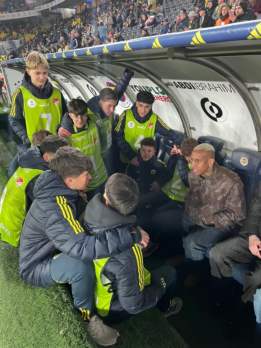 Anderson Talisca Top Toplayıcı Çocuklarla Sohbet Etti