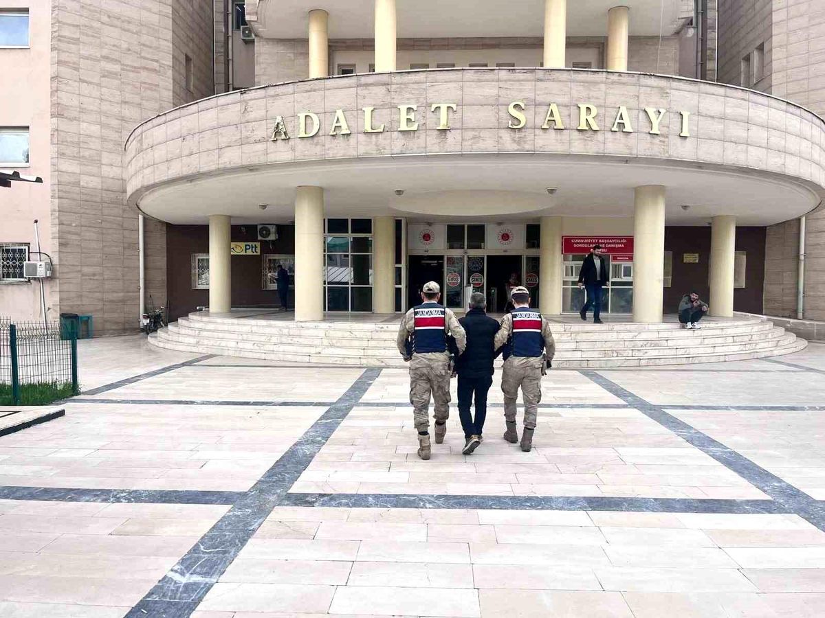 Şanlıurfa’da Aranan Dolandırıcı Yakalandı