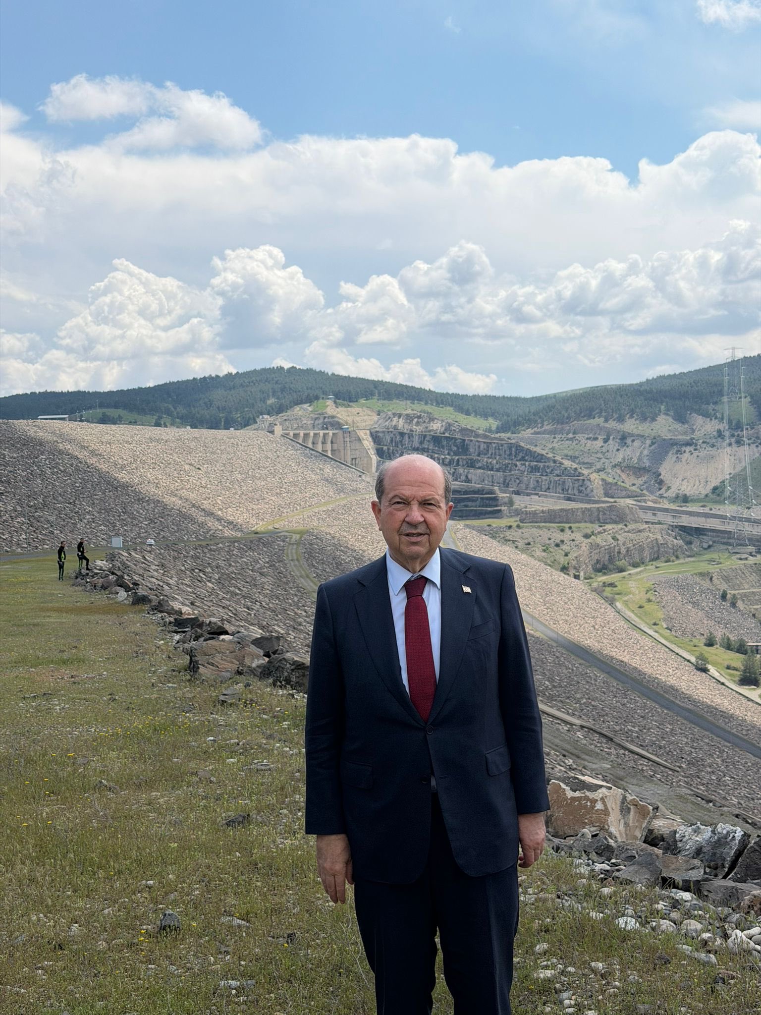 Ersin Tatar Atatürk Barajı’nı Gezdi: “Devasa Projede Emeği Geçenleri Tebrik Ediyorum”