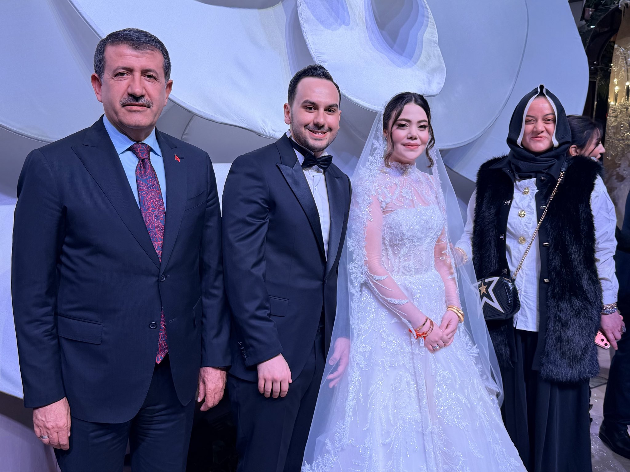 Mehmet Ekinci, Tipioğlu ailesinin mutlu gününe katıldı