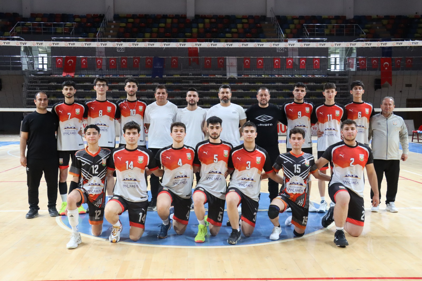 ŞANLIURFA BÜYÜKŞEHİR BELEDİYESİ GENÇ ERKEKLER VOLEYBOL TAKIMI YARI FİNALE ÇIKTI