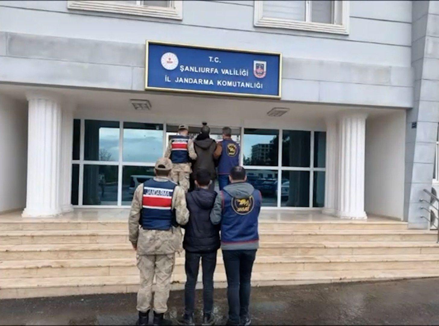 JASAT’tan Karaköprü’de Firari Operasyonu: 2 Şahıs Yakalandı!