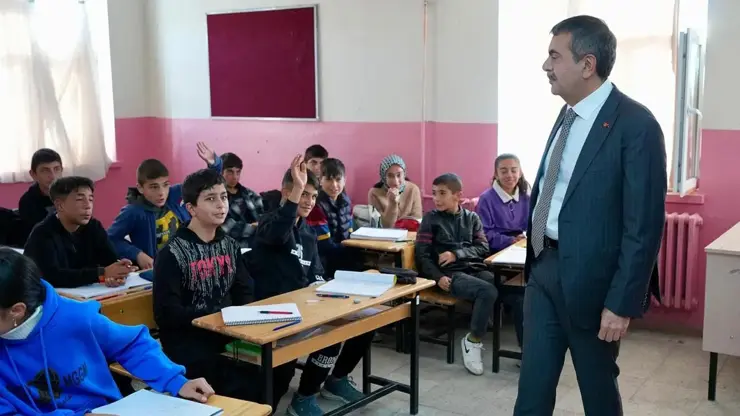 Müfredatta "Milli" Revizyon: Bakan Tekin Yeni Kavramları Açıkladı
