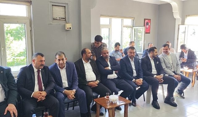 Menderes Atilla’dan Aile Damadı Ecz. Osman Mutlu’ya Tam Destek: Siyaset Dünyasında Takdir Toplayan Paylaşım!