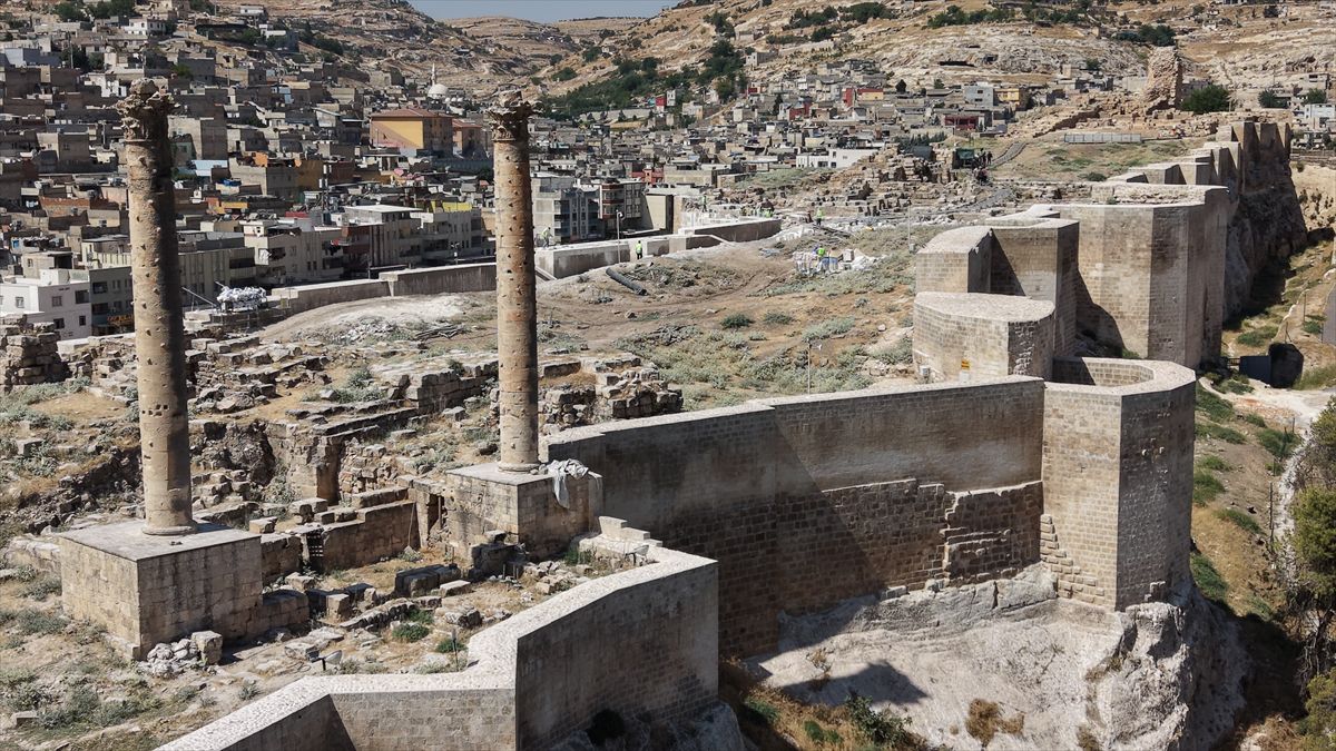 VALİ ŞILDAK'TAN URFA KALESİ'NDE İNCELEME: ZİYARETE AÇILACAĞI TARİH BELLİ OLDU