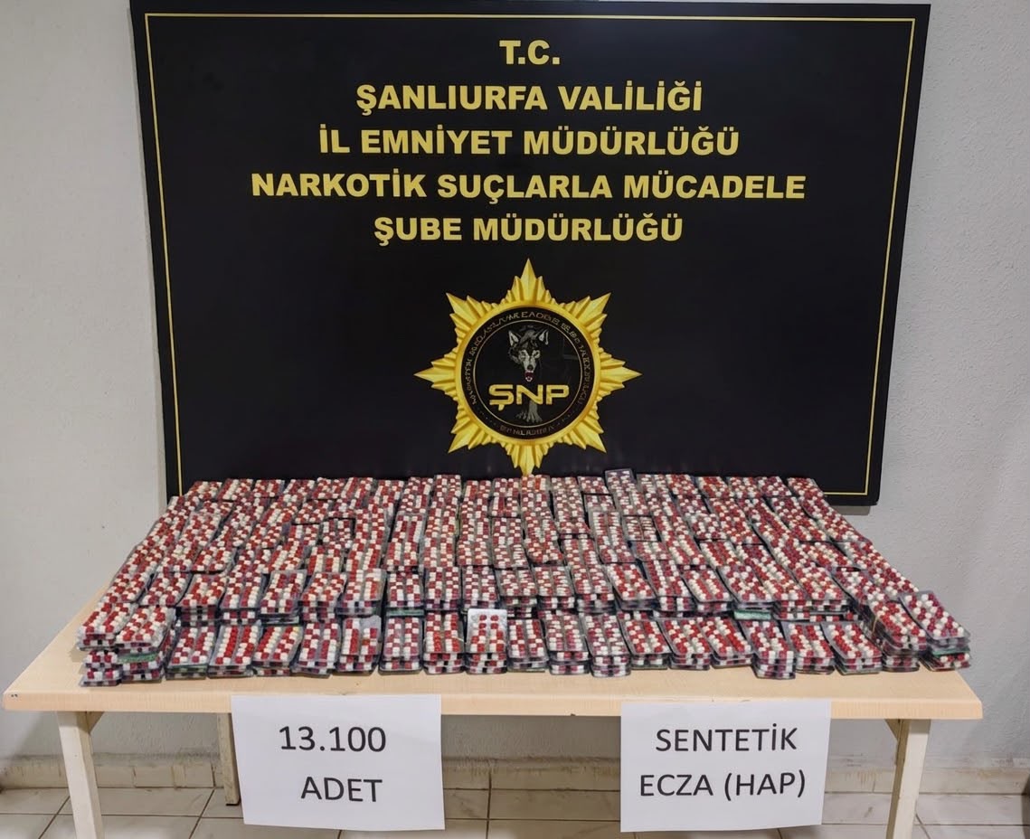 ŞANLIURFA’DA DEV UYUŞTURUCU OPERASYONU: 13 BİN 100 ADET SENTETİK HAP ELE GEÇİRİLDİ